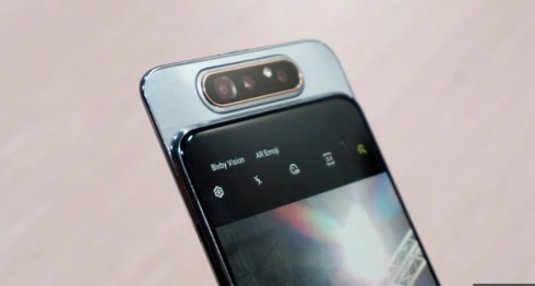 những smartphone thiết kế kỳ lạ và đột phá bậc nhất hiện nay hình 3 nhung smartphone thiet ke ky la va dot pha bac nhat hien nay hinh 3