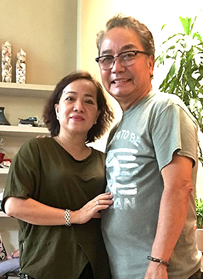 Nghệ sĩ Nguyễn Sanh bên người phụ nữ của ông hiện tại.
