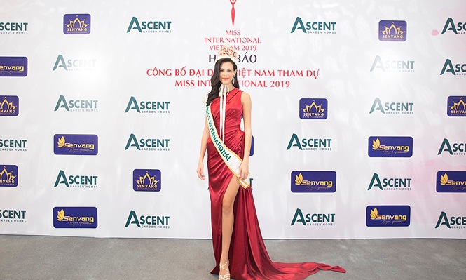 Hoàng Thuỳ ngày càng mặc gợi cảm, táo bạo trước thềm Miss Universe 2019 - ảnh 7