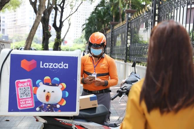 Lazada bị khởi kiện vì bán sách giả