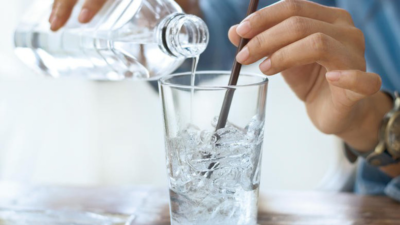 Uống 1 cốc nước ấm vào buổi sáng: vừa nhuận tràng lại ngăn ngừa nhiều bệnh tật, thậm chí còn kéo dài tuổi thọ