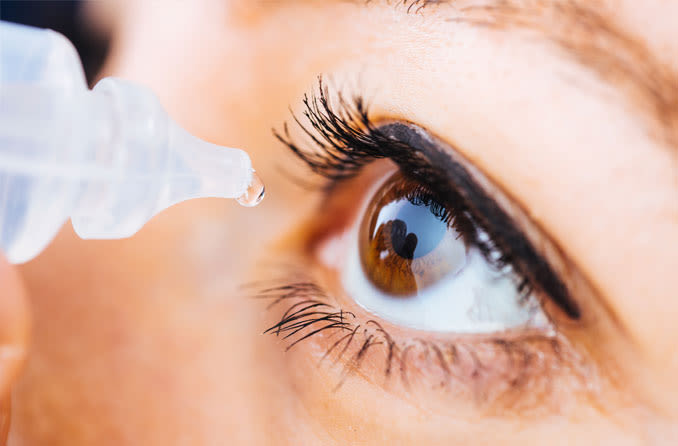 Sống khỏe mỗi ngày: Bật mí mẹo đơn giản, dễ thực hiện giúp giảm khô mắt, mỏi mắt hiệu quả  - Ảnh 2.