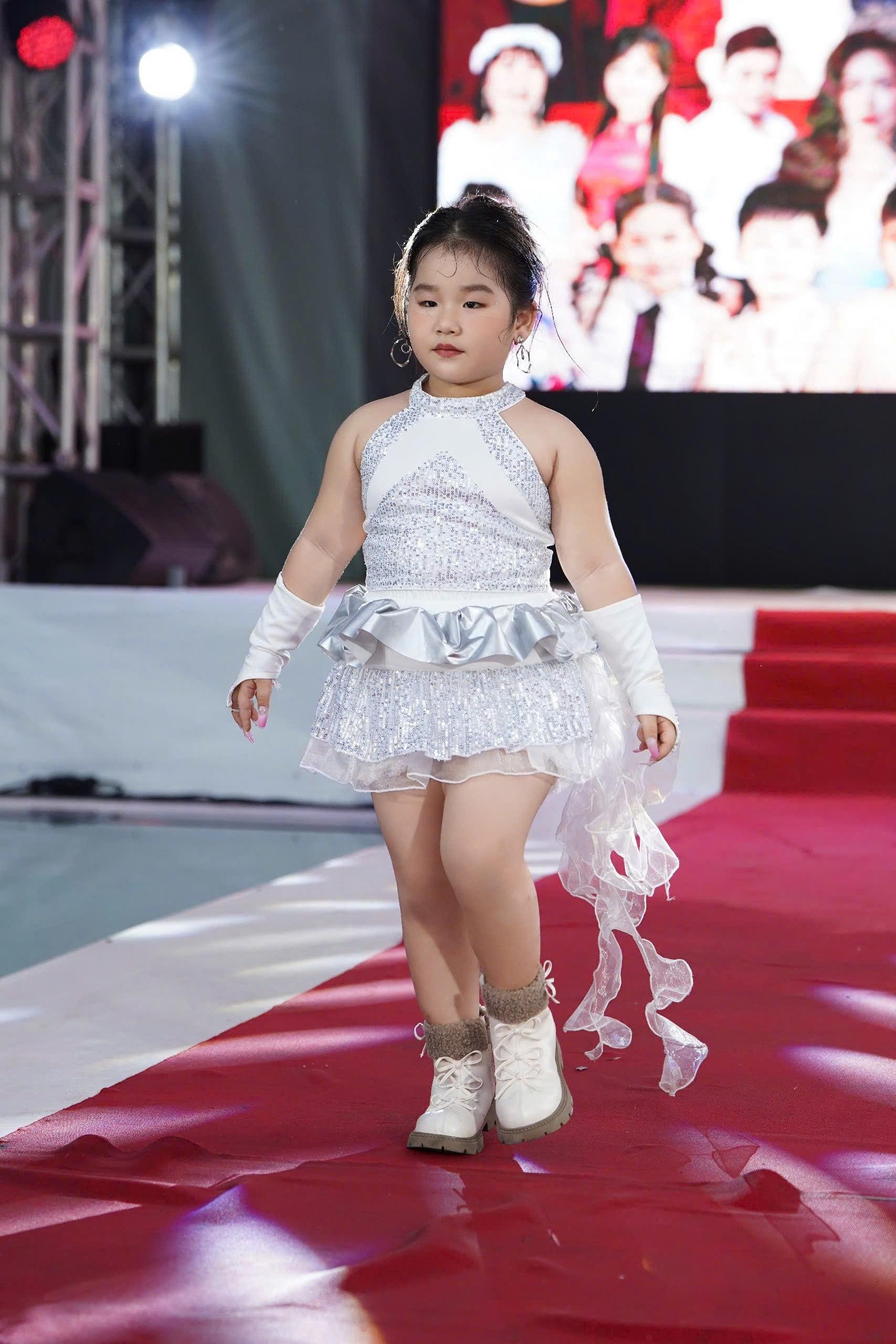 Phạm Minh Bảo Ngân,Tài Năng Việt
