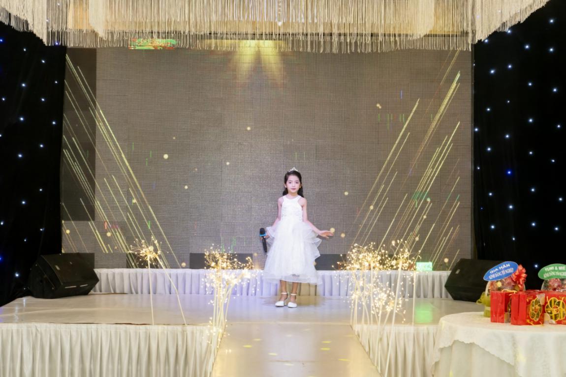 Huỳnh Ngọc Gia Hân, Tài Năng Việt