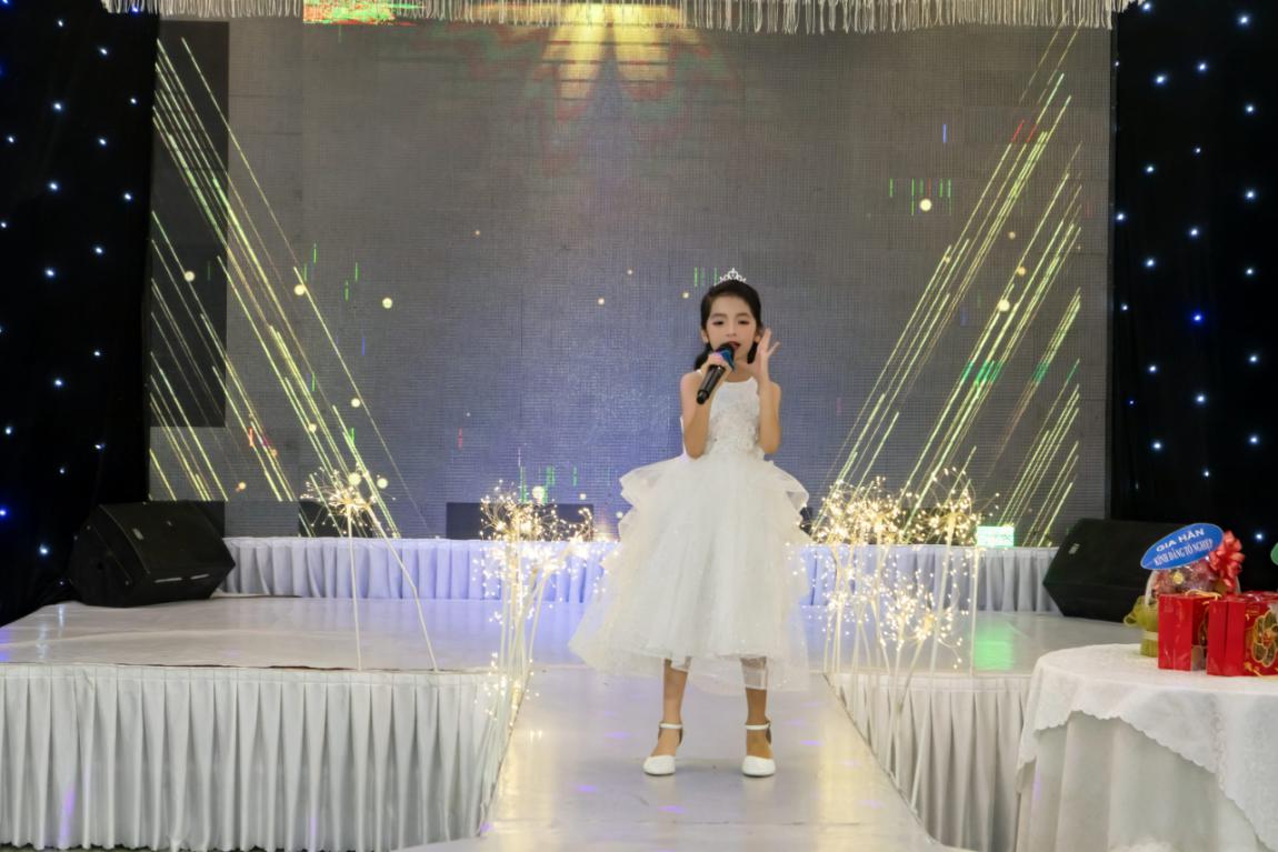Huỳnh Ngọc Gia Hân, Tài Năng Việt