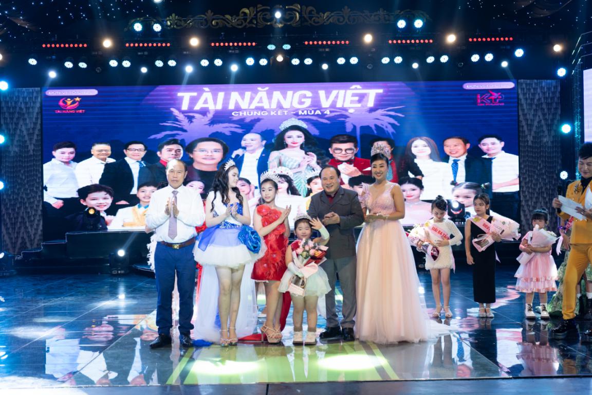 Phạm Minh Bảo Ngân trở thành Thí sinh được yêu thích nhất tại chung kết Tài Năng Việt mùa 4